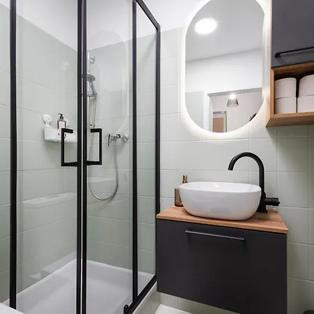 Stylisches In Mit Netflix & Balkon *