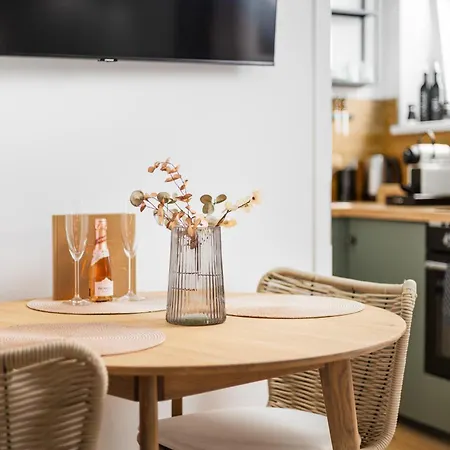 Stylisches In Mit Netflix & Balkon * Linz